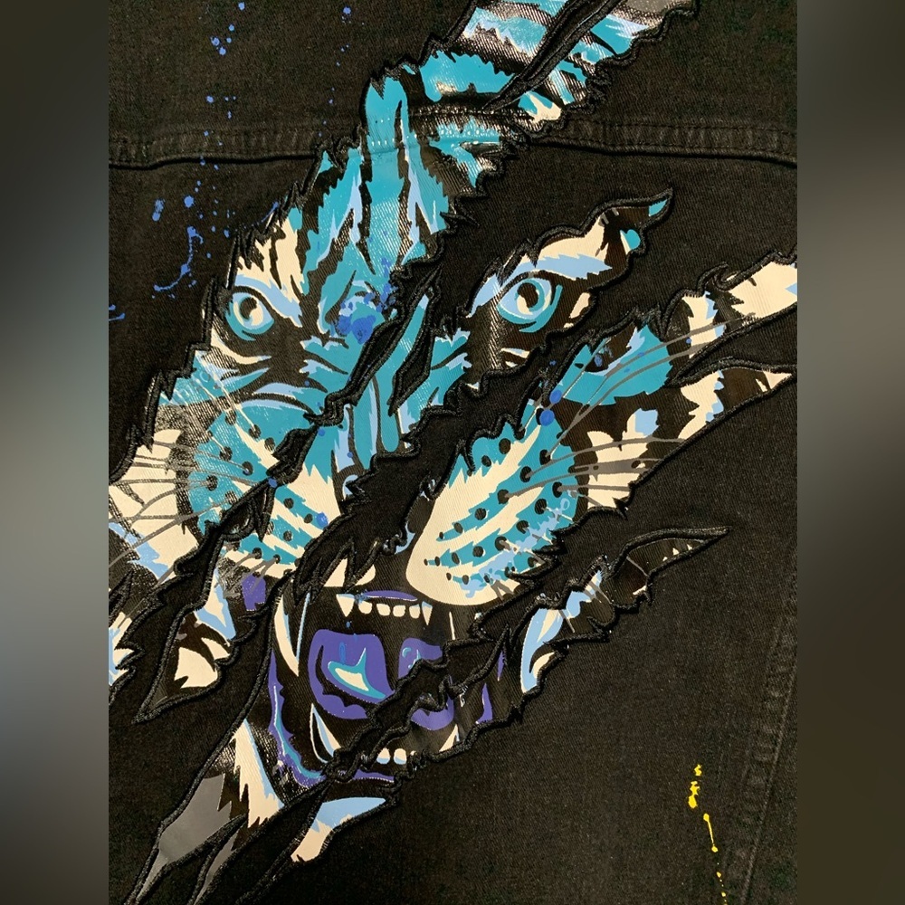 RARE Motive Denim 3D Tiger Black Distressed Jean Jacket Size 2X 50” - Picture 2 of 8